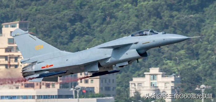 歼-10B装备国产矢量发动机做了测试后，后面怎么就没下文了？